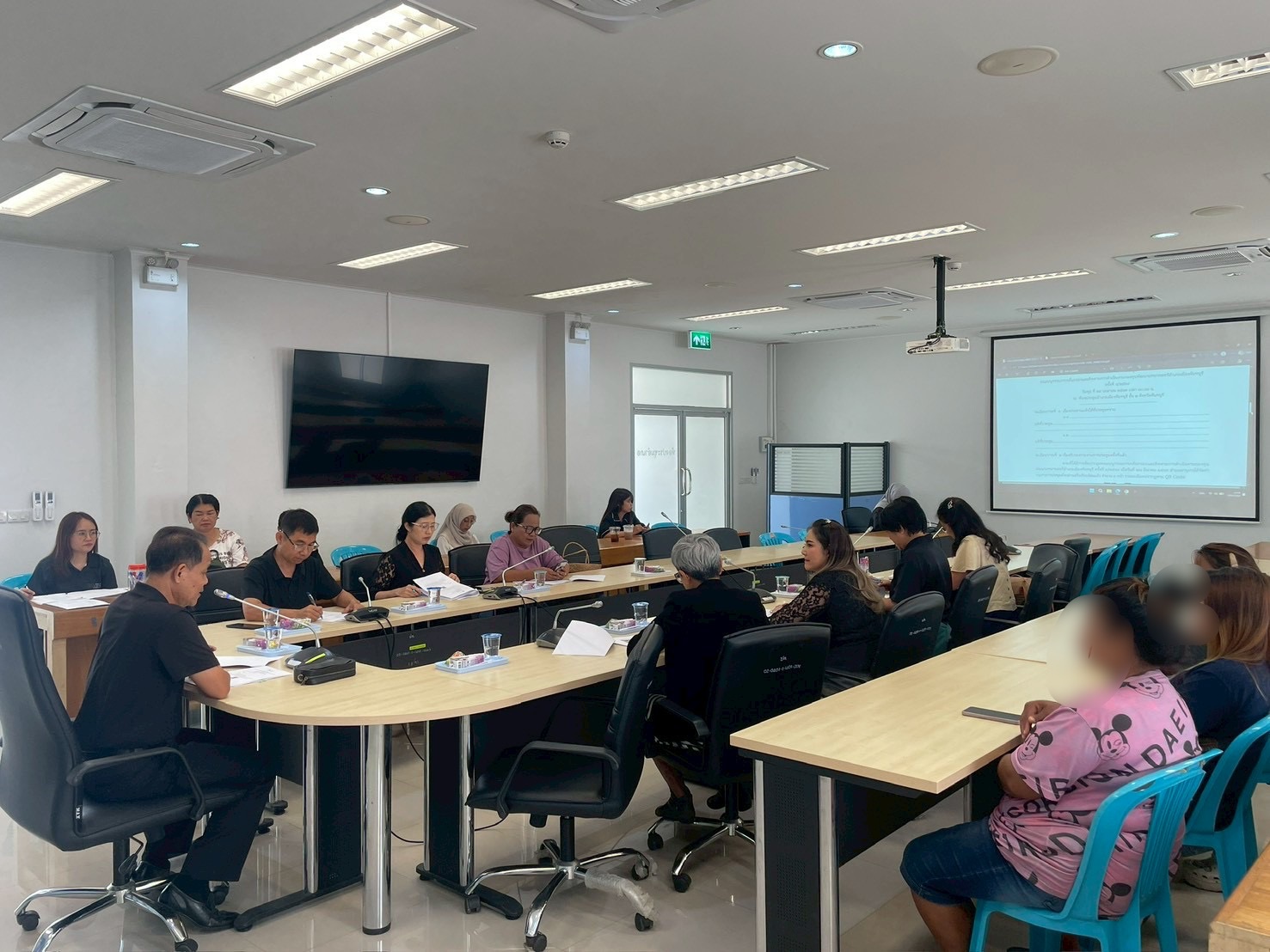 พช.เมืองจันทบุรี จัดประชุมคณะอนุกรรมการกลั่นกรองและติดตามการดำเนินงานกองทุนพัฒนาบทบาทสตรีอำเภอ เมืองจันทบุรี ครั้งที่ 4/2569 