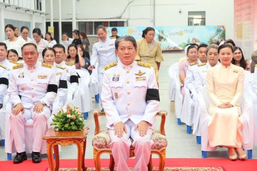 อำเภอเมืองจันทบุรี พร้อมผู้ประกอบการ OTOP ร่วมพิธีมอบแบบลายผ้าพระราชทาน น้อมสำนึกในพระกรุณาธิคุณ สืบสานภูมิปัญญาผ้าไทย ยกระดับเศรษฐกิจชุมชน